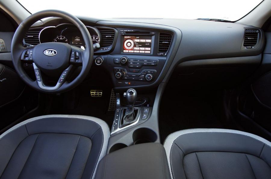  Kia Optima 2.0T 2011 года  (фото 25 из 38)
